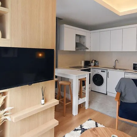 Bright 1br Apt Perfect Blend Of Comfort & Style